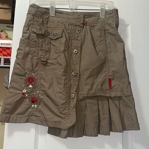 Asymmetric modern girls skirt like new